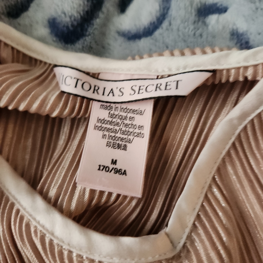Victoria's Secret Romper - Picture 4 of 4